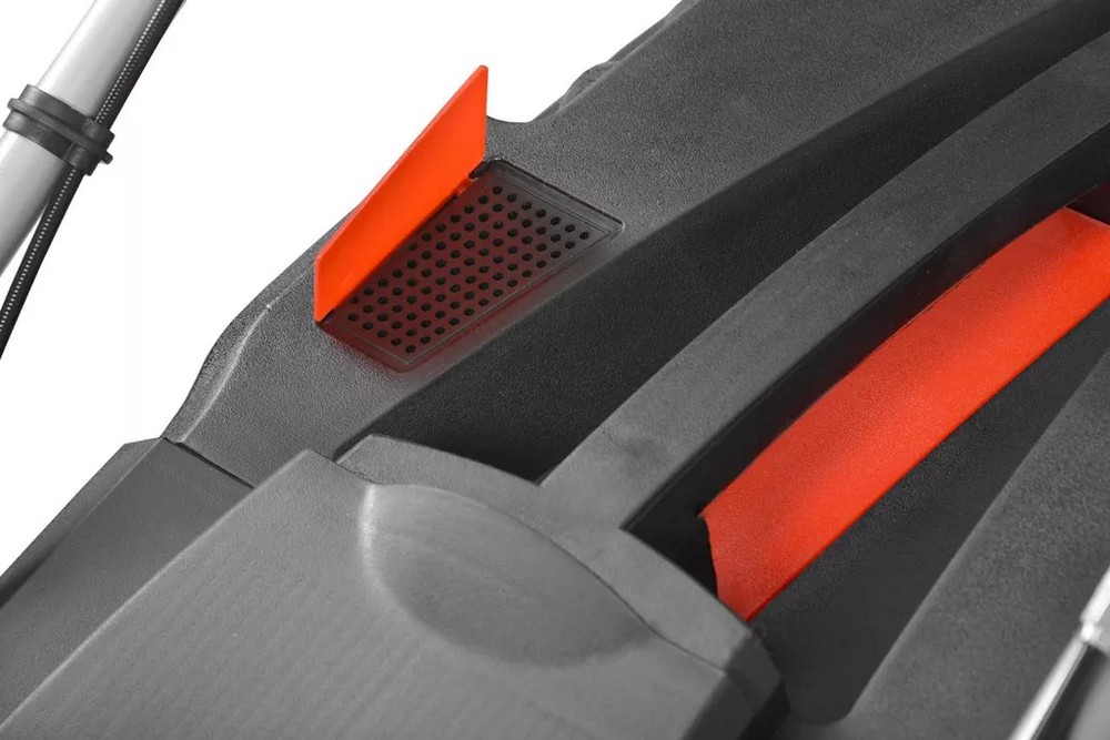 Bensindriven gräsklippare 46 cm, självgående - 139 cc Bensindriven gräsklippare 46 cm, självgående - 139 cc