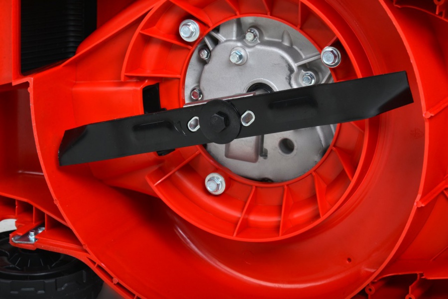 Bensindriven gräsklippare med plastchassi 41cm - 99cc Bensindriven gräsklippare med plastchassi 41cm - 99cc