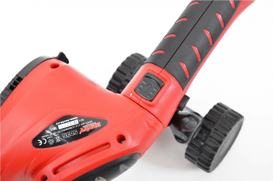 Batteridriven grstrimmer med teleskop handtag