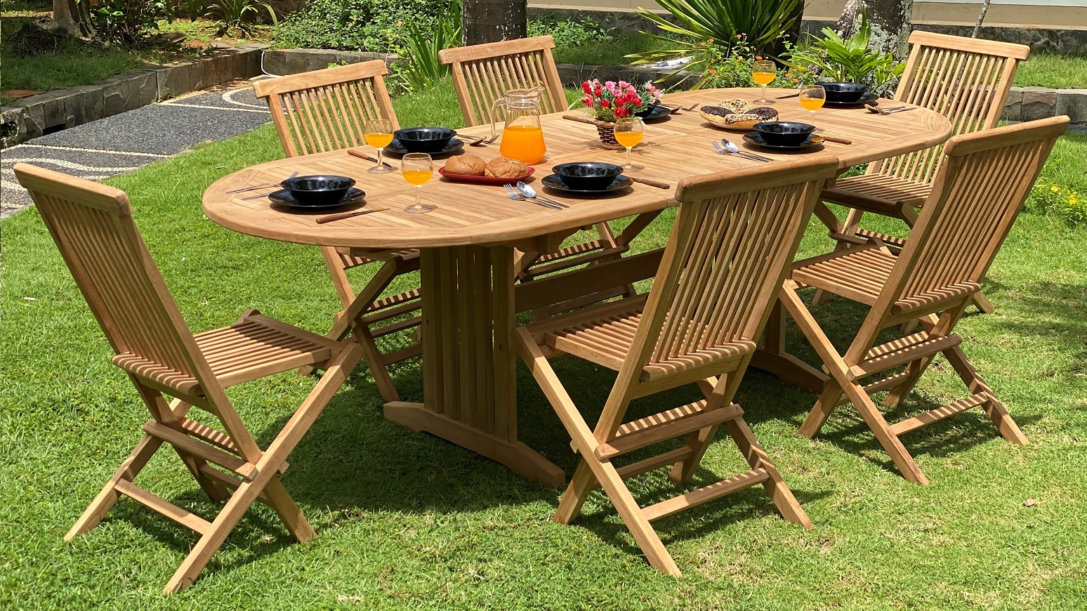 Saltö - ovalt matbord i teak som går att förlänga 150-210 cm Saltö - ovalt matbord i teak som går att förlänga 150-210 cm