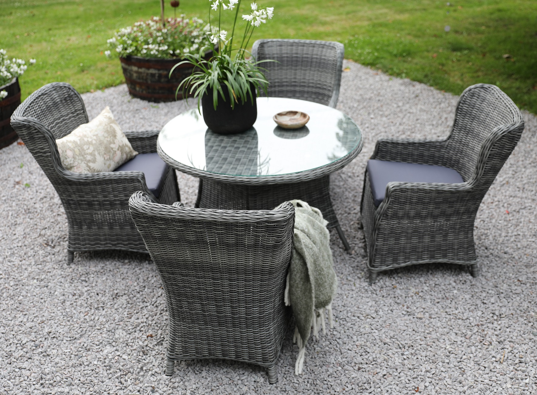 Jacksonville utematgrupp med fyra fåtöljer i grå konstrotting Jacksonville utematgrupp med fyra fåtöljer i grå konstrotting