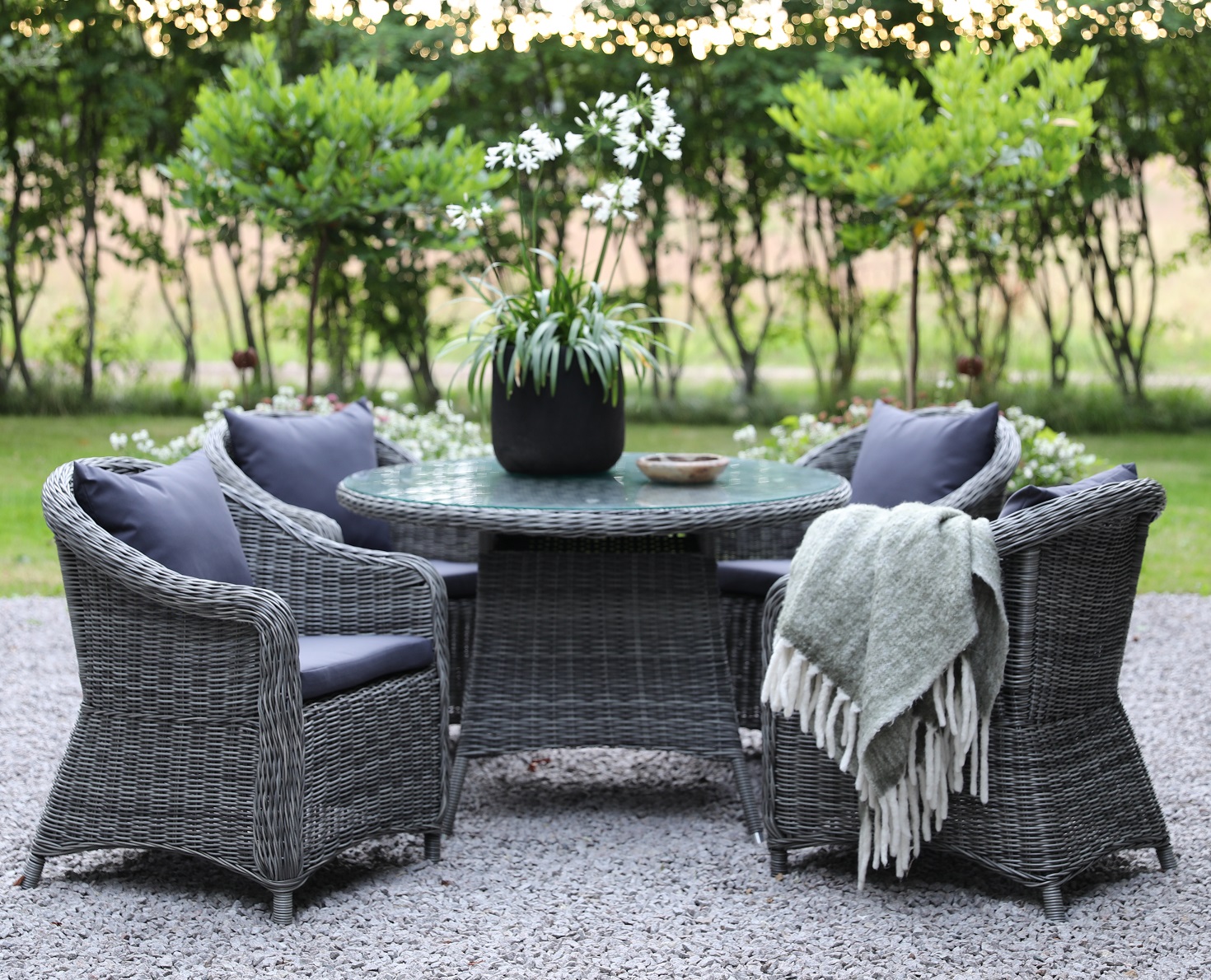 Jacksonville utematgrupp; 110 cm runt bord inkl 4 st Mercury ftljer gr konstrotting