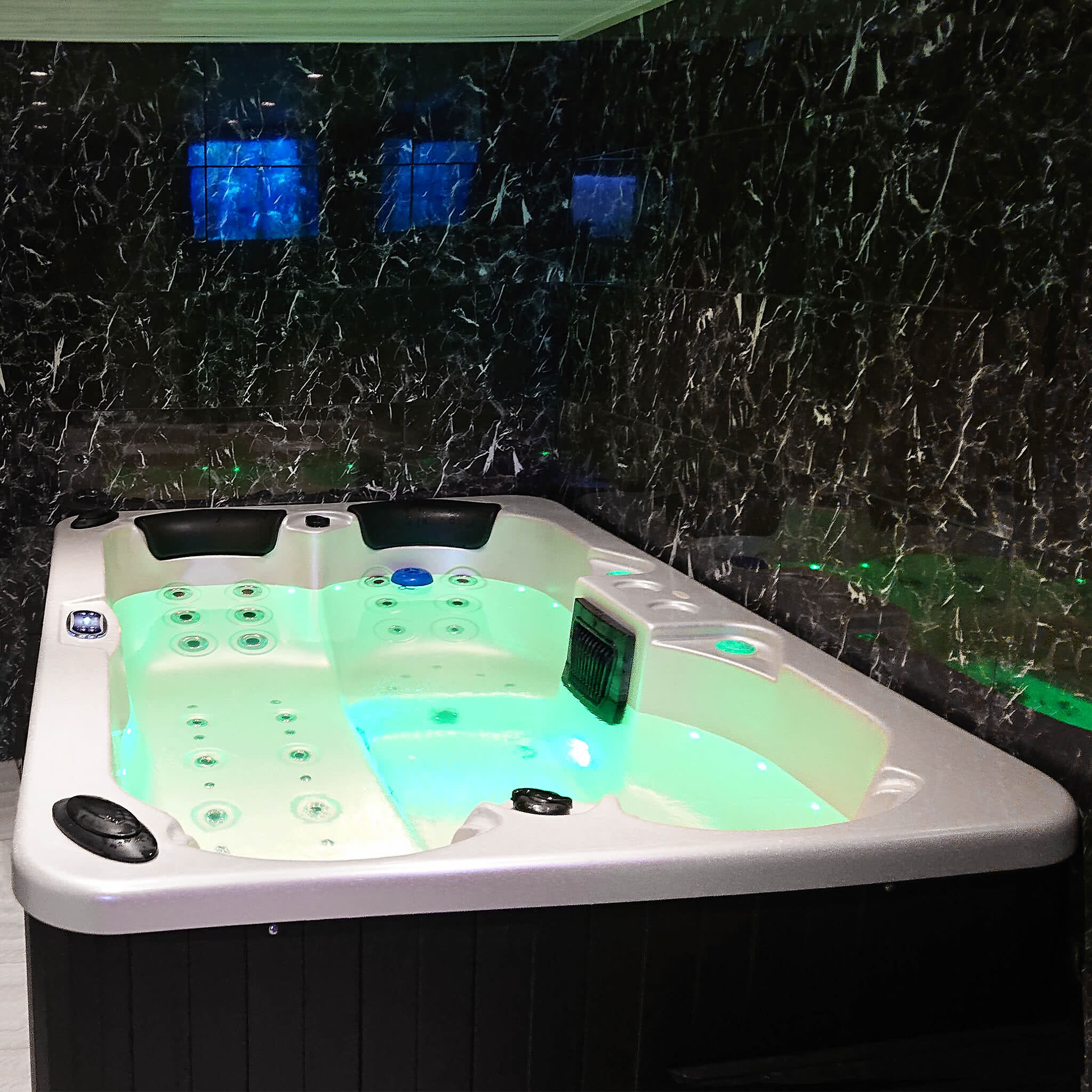 Spabad Relaxio - 4 personer Spabad Relaxio - 4 personer