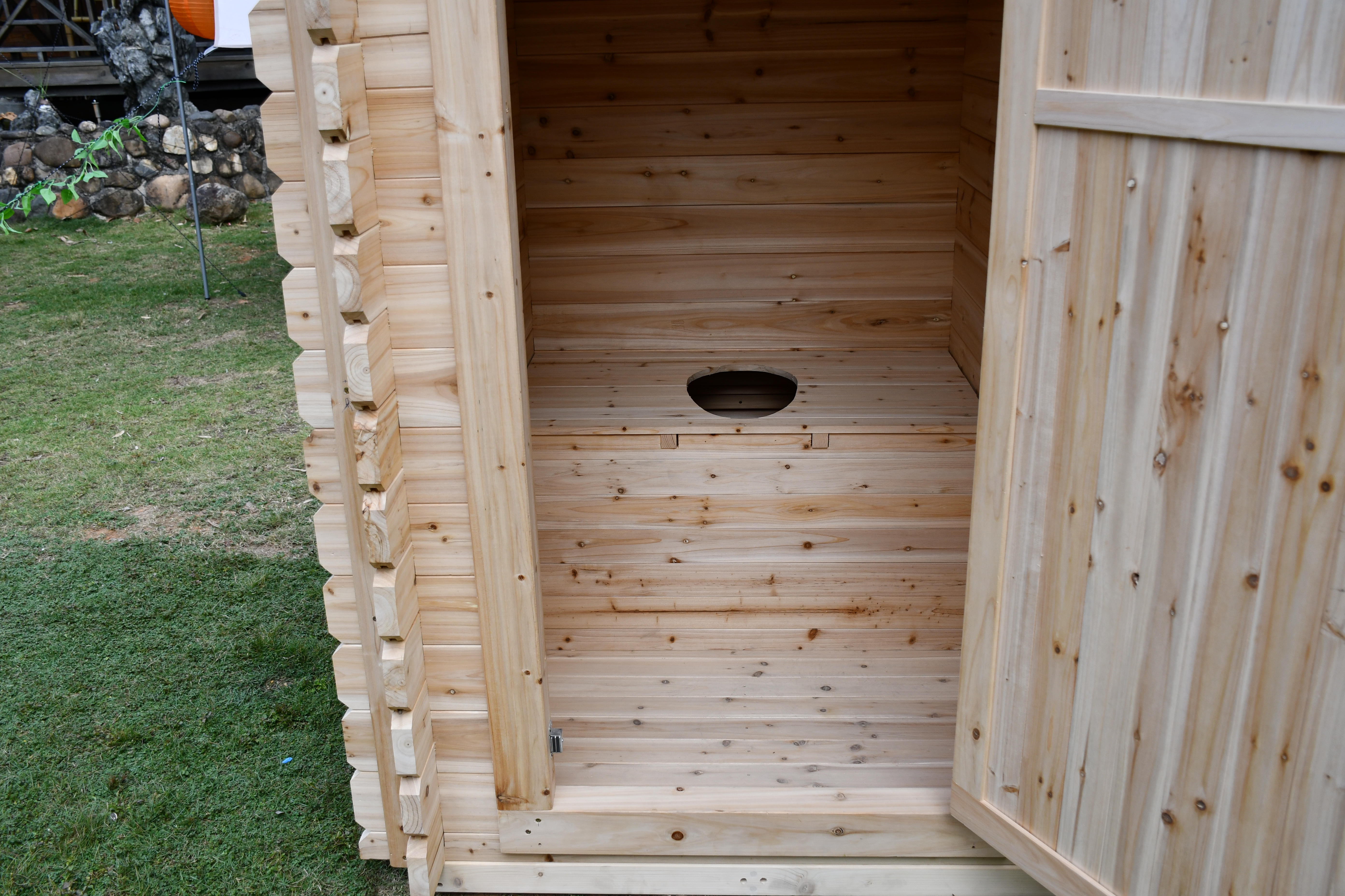 Utedass i trä Utedass i trä