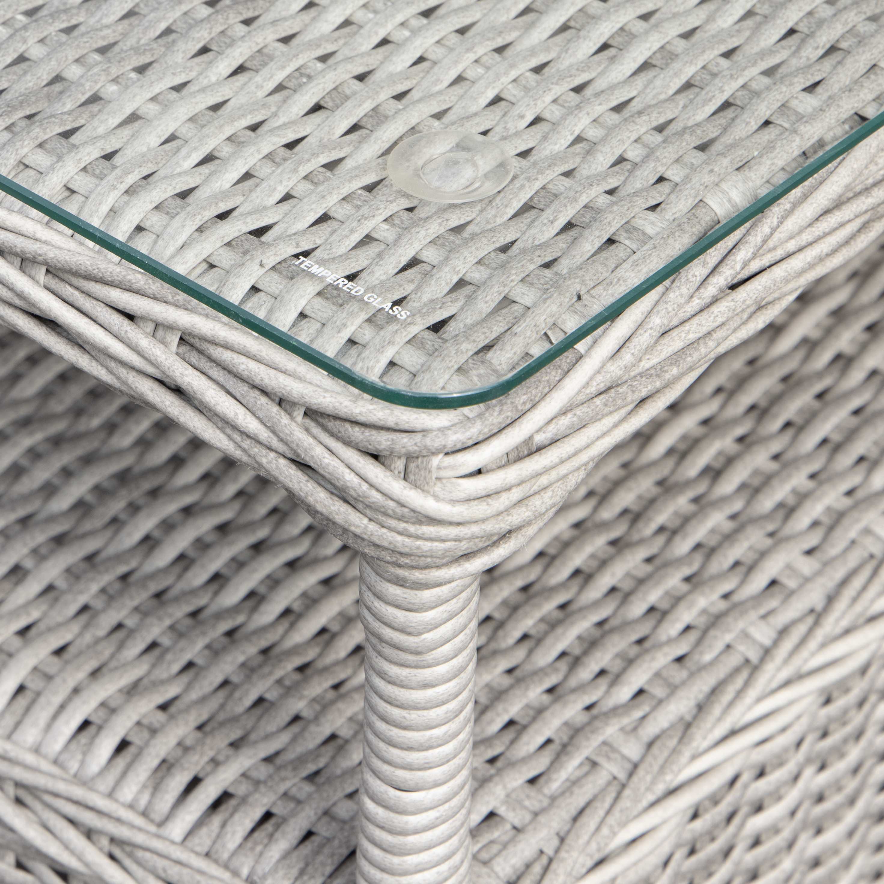 Tor sidobord 48x48 cm i grå konstrotting Tor sidobord 48x48 cm i grå konstrotting