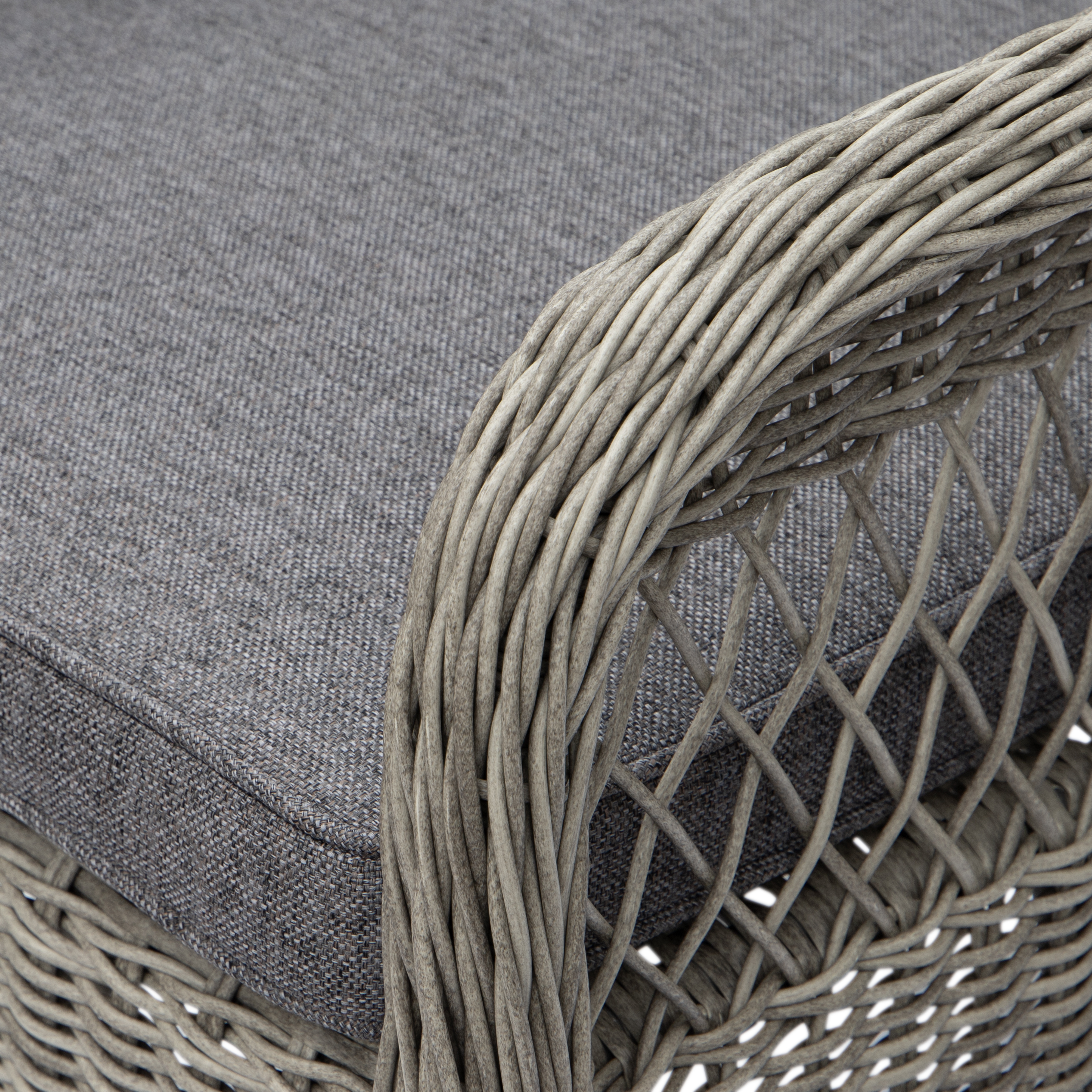 Marbella grå rottingfåtölj med dyna Marbella grå rottingfåtölj med dyna