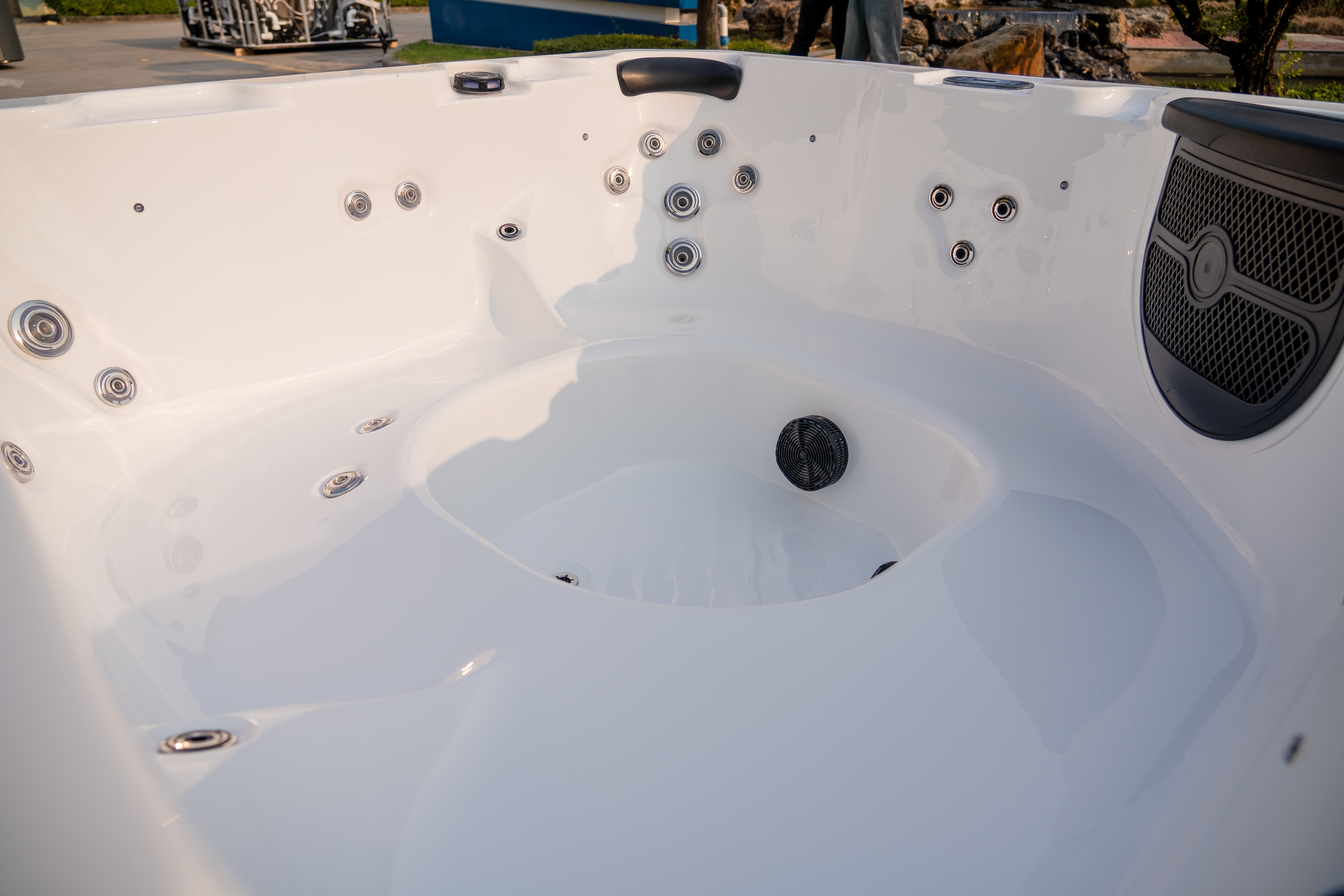 Spabad Nepton - 5 siddepladser (200×200 cm) Spabad Nepton - 5 siddepladser (200×200 cm)