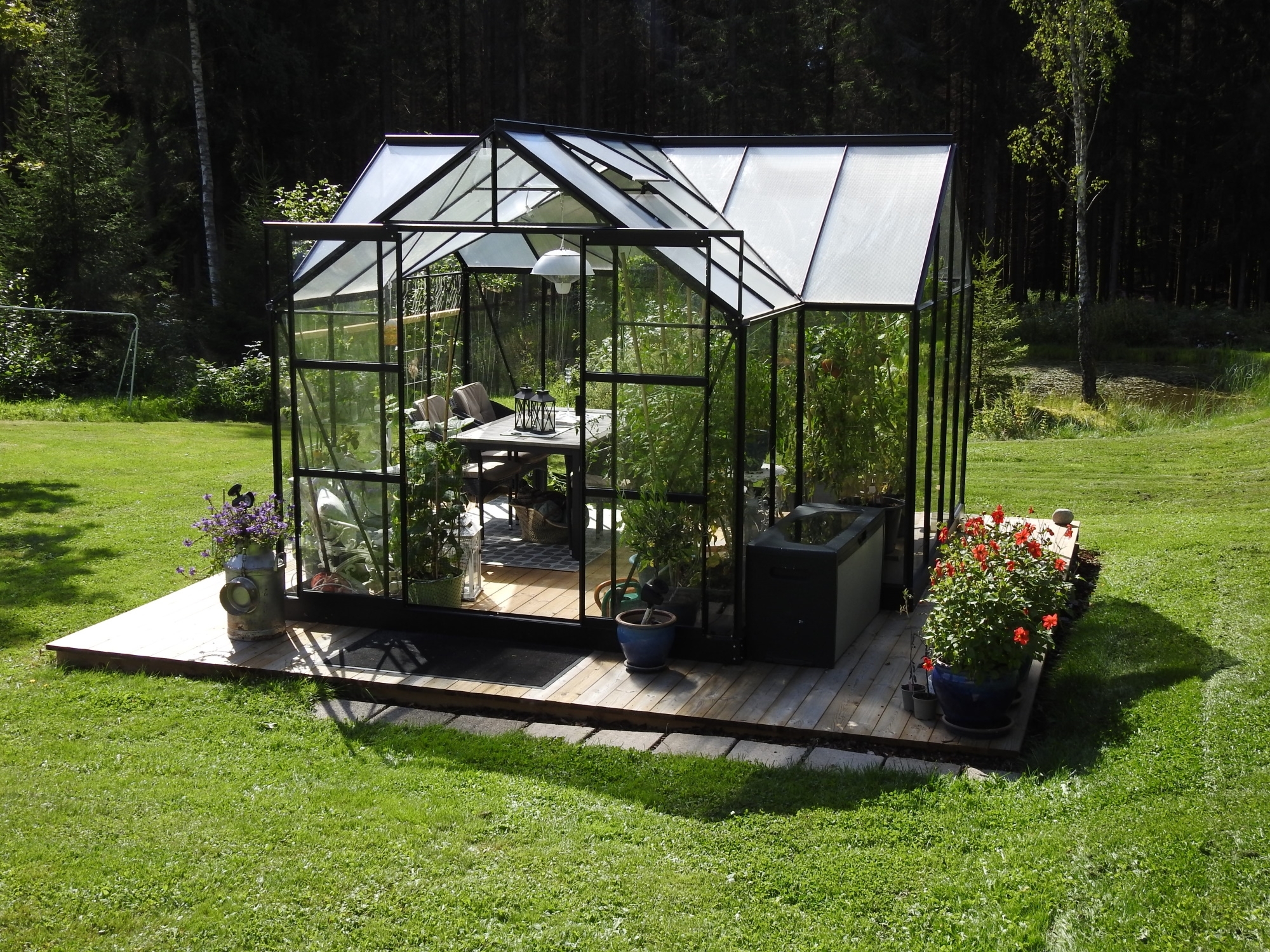 Växthus Saturnus 12,8 m² - Svart + Växthusrengöring Växthus Saturnus 12,8 m² - Svart + Växthusrengöring