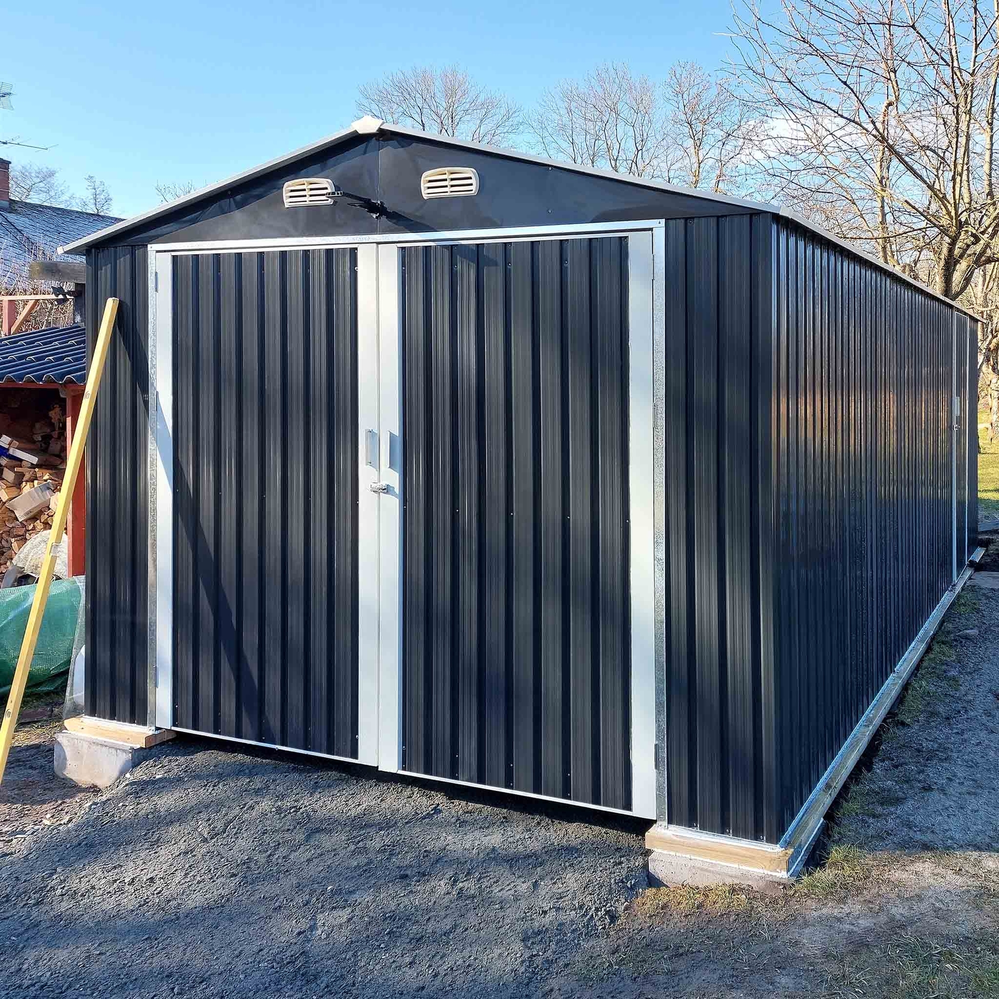 Garage av metall - 18 m² Garage av metall - 18 m²