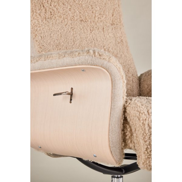 Fåtölj med fotpall Hagön - beige teddy whitewash Fåtölj med fotpall Hagön - beige teddy whitewash