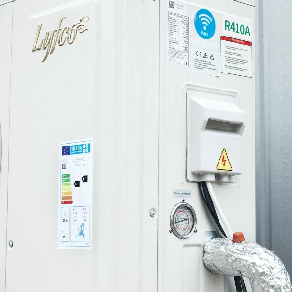 Lyfco HP050-DC-W luft/vand varmepumpe med inverter funktion - 24kW Lyfco HP050-DC-W luft/vand varmepumpe med inverter funktion - 24kW