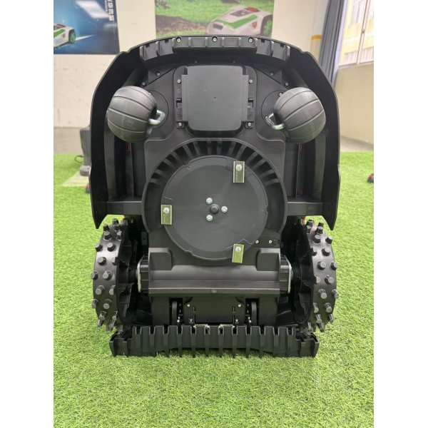 Robotgr�sklippare FineFox 12 - F�r gr�smattor upp till 1200 m�