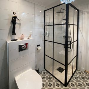 Brusekabine 80x80x200cm | 6mm sikkerhedsglas | Sorte profiler Brusekabine 80x80x200cm | 6mm sikkerhedsglas | Sorte profiler