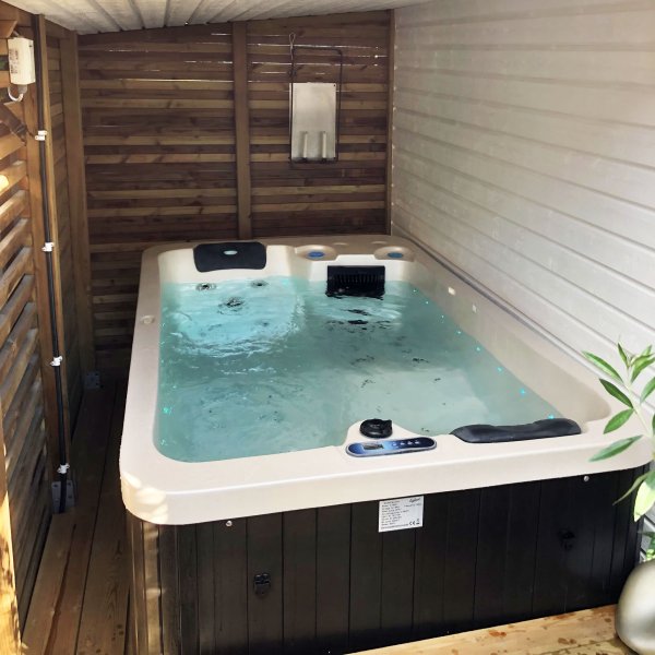 Spabad Nirvana - 2 personer Spabad Nirvana - 2 personer