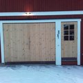 Renoverad artonhundratals hus utanför Björnlunda Garageport 18° Rak Panel