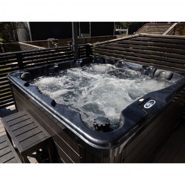 Spabad Poseidon Blackline - 5-6 personer Spabad Poseidon Blackline - 5-6 personer