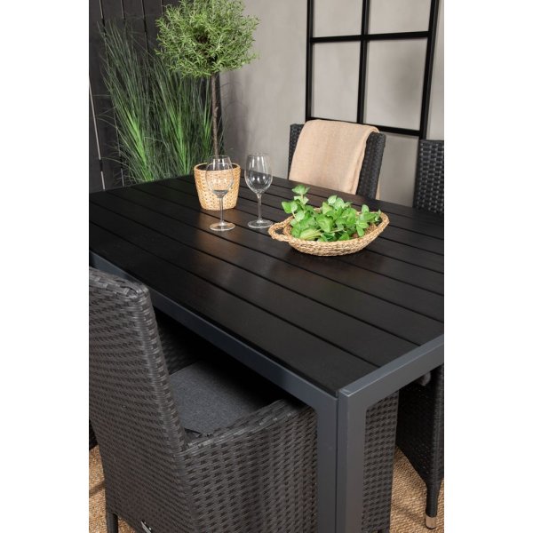 Ervalla Matgrupp (150x90) - Svart - 4 Stolar Ervalla Matgrupp (150x90) - Svart - 4 Stolar