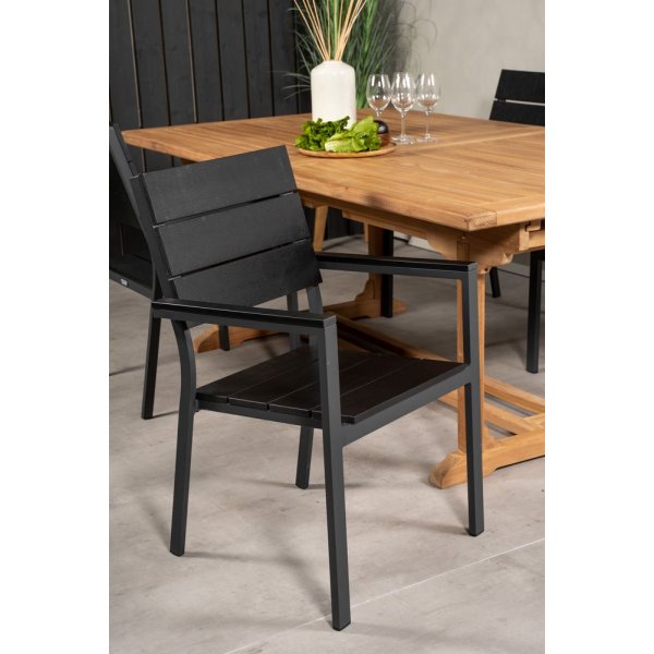 Bjuråker Matgrupp (195x110) - Svart/Natur - 4 Stolar Bjuråker Matgrupp (195x110) - Svart/Natur - 4 Stolar