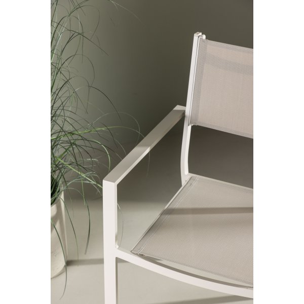 Chania-ruokatuoli - Beige + Tekstiilien kyllästäminen ulkokalusteisiin Chania-ruokatuoli - Beige + Tekstiilien kyllästäminen ulkokalusteisiin