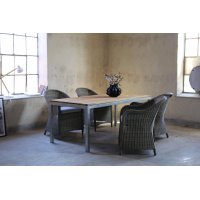 Matgrupp Alva: Matbord i teak / Galvaniserat stål med 4 st Mercury fåtöljer i brun konstrotting Matgrupp Alva: Matbord i teak / Galvaniserat stål med 4 st Mercury fåtöljer i brun konstrotting