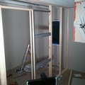Enkel att montera! Pocketkarm till infälld skjutdörr