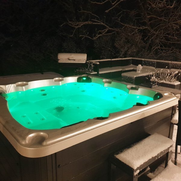 Spabad 5–6 personer Lucite® Akryl, Gecko® Cirkulationspump & Balboa® Styrsystem 2026 - Poseidon Spabad 5–6 personer Lucite® Akryl, Gecko® Cirkulationspump & Balboa® Styrsystem 2026 - Poseidon