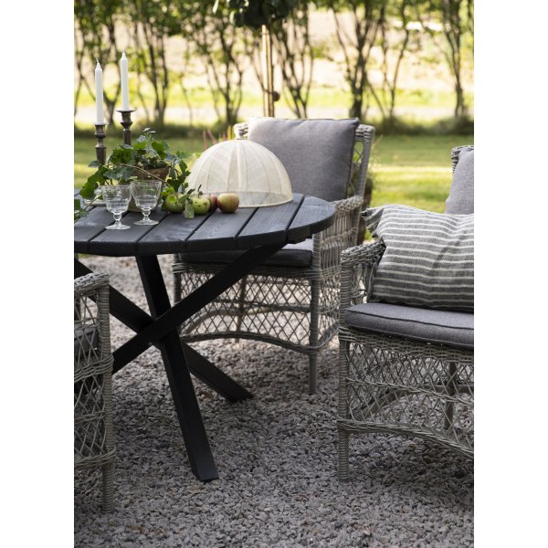 Utebord Scottsdale Ø112 cm - svartlaserad furu Utebord Scottsdale Ø112 cm - svartlaserad furu
