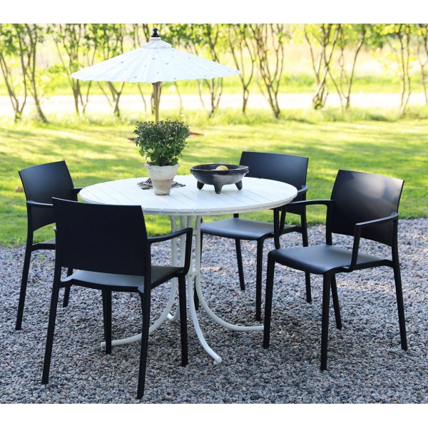 Spisegruppe Holmsund: Rundt hvidt bord inkl. 4 stabelbare Alafors stelstole