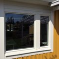 Mycket bra fönster måste jag säga. Lätta att sätta in. Har svårt att tro att man hittar 3-glasfönster av denna kvalitet för samma pris. Jag är helnöjd! Fast fönster 3-glas - Trä - U-värde 1,1
