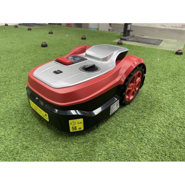 Robotgr�sklippare FineFox 12 - F�r gr�smattor upp till 1200 m�