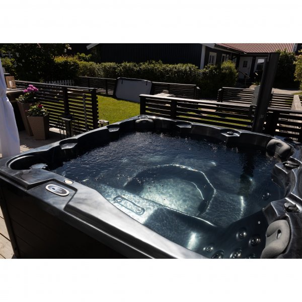 Spabad Poseidon Blackline - 5-6 personer Spabad Poseidon Blackline - 5-6 personer