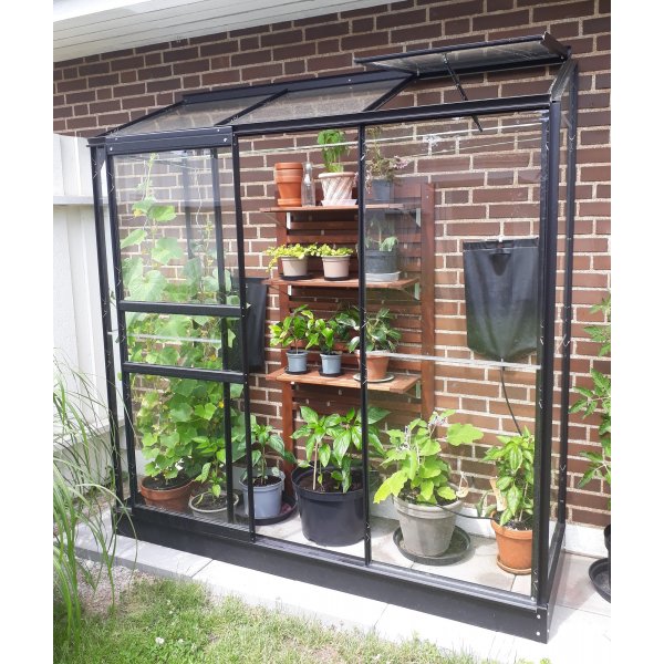 V�ggv�xthus Pluto 1,3 m� h�rdat glas svart ram Gardeney + V�xthusbord