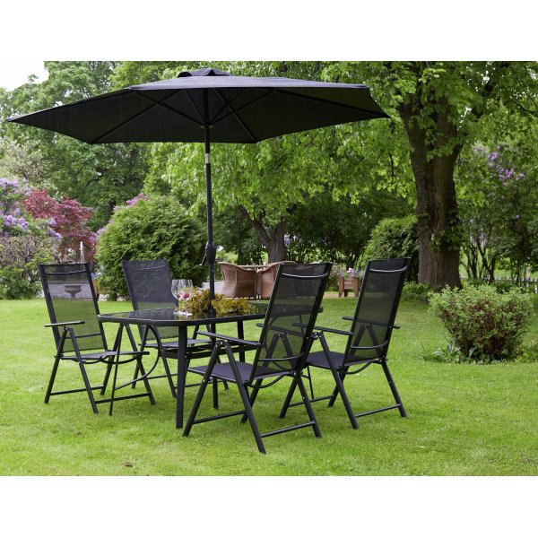 Bjurvik matgrupp med parasol By Martinsen - Svart Bjurvik matgrupp med parasol By Martinsen - Svart
