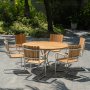 Mllan utegrupp i teak: 6 st karmstolar med matbord 130 cm