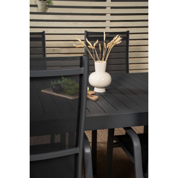 Holma Matgrupp (160x100) - Svart - 4 Stolar Holma Matgrupp (160x100) - Svart - 4 Stolar