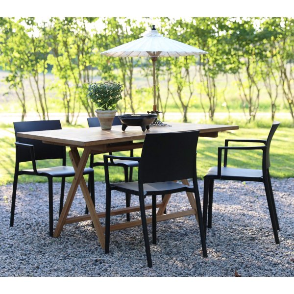 Spisegruppe Saltö teak: Klapbord i teak inklusiv 4 Alafors stelstole Spisegruppe Saltö teak: Klapbord i teak inklusiv 4 Alafors stelstole