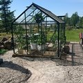 Jag är så nöjd med mitt växthus och rekommenderar verkligen detta växthus. Bra pris och ganska lätt att bygga! Växthus Popular - 6,2 m²