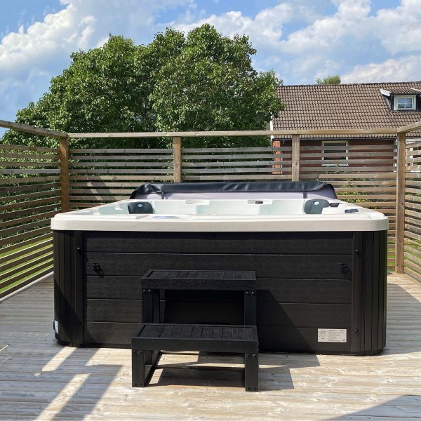 Spabad 5–6 personer Lucite® Akryl, Gecko® Cirkulationspump & Balboa® Styrsystem 2026 - Poseidon Spabad 5–6 personer Lucite® Akryl, Gecko® Cirkulationspump & Balboa® Styrsystem 2026 - Poseidon