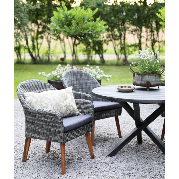 Matgrupp Mercury: Scottsdale runt bord i shabby Chic grå inklusive 4 st Valetta fåtöljer i grå konstrotting Matgrupp Mercury: Scottsdale runt bord i shabby Chic grå inklusive 4 st Valetta fåtöljer i grå konstrotting