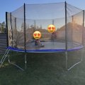 Kundbild Stor studsmatta 425 cm med säkerhetsnät - UV-beständig: Lätt att montera, bra kvalitet....