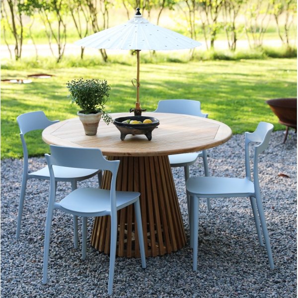 Matgrupp Salt teak: Teakbord runt 120 cm inklusive 4 st Abbe stolar