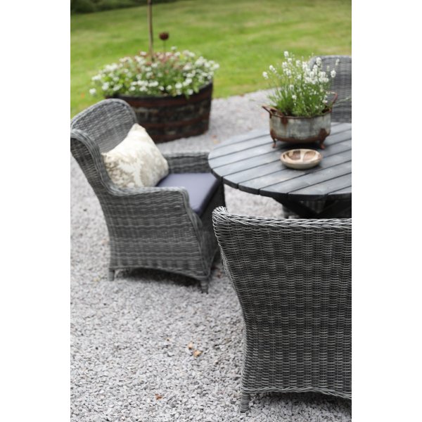 Esstischgruppe Mercury: Runder Scottsdale-Tisch in Shabby-Chic-Grau inklusive 4 Jacksonville-Sesseln aus grauem Kunstrattan + Reinigungsspray für Gartenmöbel Esstischgruppe Mercury: Runder Scottsdale-Tisch in Shabby-Chic-Grau inklusive 4 Jacksonville-Sesseln aus grauem Kunstrattan + Reinigungsspray für Gartenmöbel