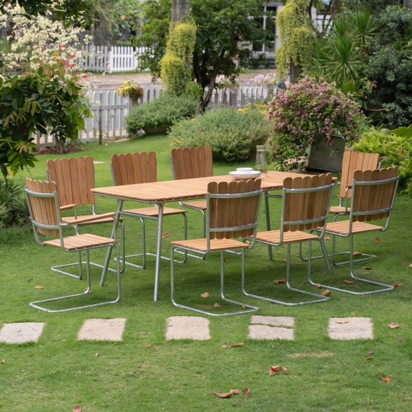 Möllan Gartengruppe in Teak: 8 Stühle mit Esstisch 176x90 cm + Reinigungsspray für Gartenmöbel Möllan Gartengruppe in Teak: 8 Stühle mit Esstisch 176x90 cm + Reinigungsspray für Gartenmöbel