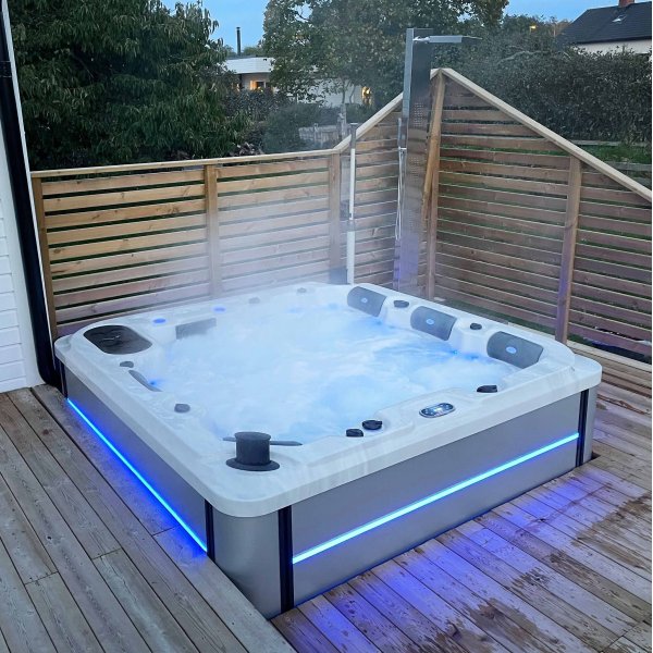 Spabad Serenity med WiFi - 5-6 Personer Spabad Serenity med WiFi - 5-6 Personer