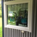 Bra isolerade fönster som även isolerar bra mot ljud. Hoppas på en varm vinter :) Fast fönster 3-glas - PVC - U-värde 0,96