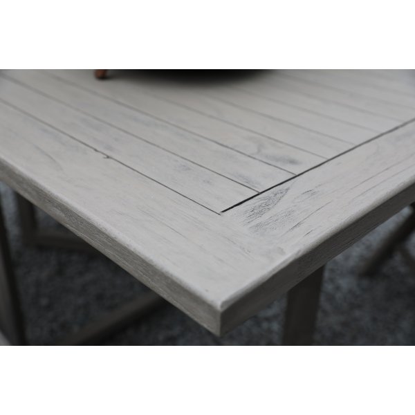 Matgrupp Salt� gr� teak: Slagbord inklusive 4 st Salt� karmstolar i gr� teak