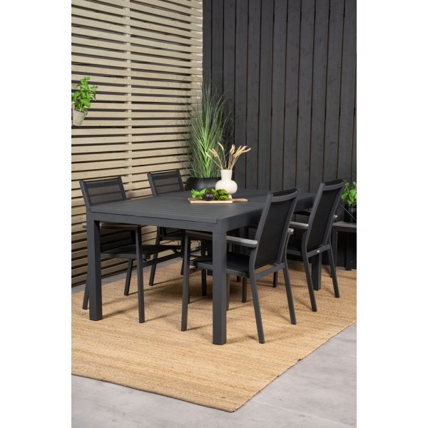 Holma Matgrupp (160x100) - Svart - 4 Stolar Holma Matgrupp (160x100) - Svart - 4 Stolar