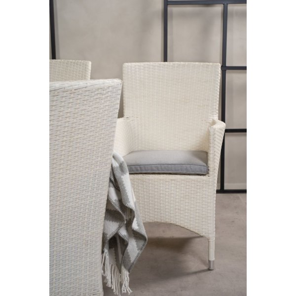 Frubol Matgrupp (150) - Vit - 6 Stolar