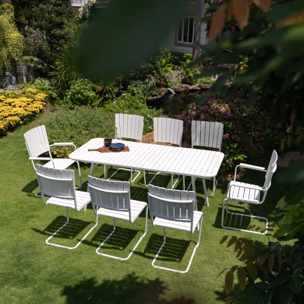 Holmsund Lebensmittelgruppe; Tisch 180x80 cm mit 8 Sthlen (2 Sessel + 6 Sthle)