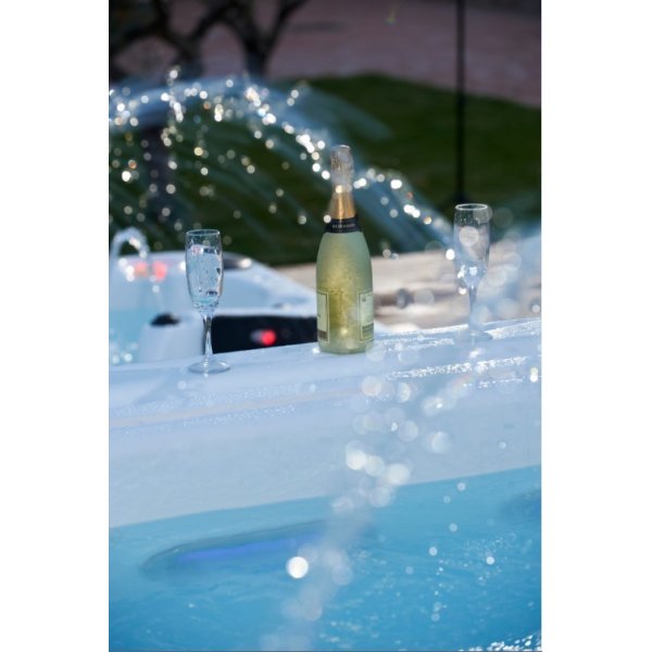 Swimspa/ Simspa Swimspa/ Simspa